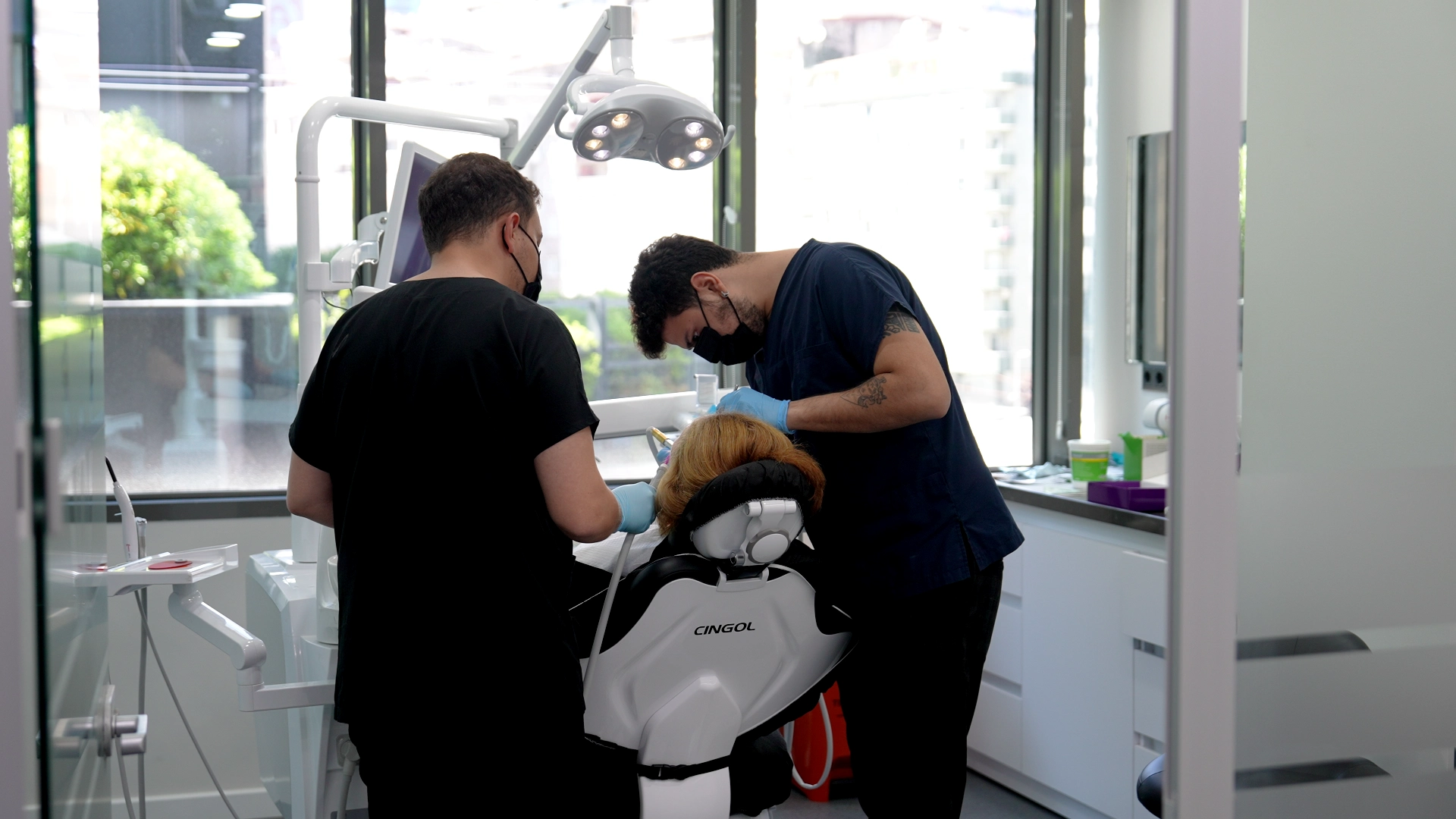 Eslotus Clinics - Gülüşünüze Sanatsal Bir Dokunuş