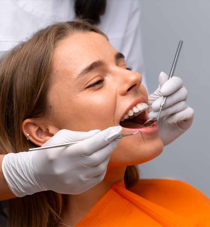 Eslotus Clinics - Gülüşünüze Sanatsal Bir Dokunuş